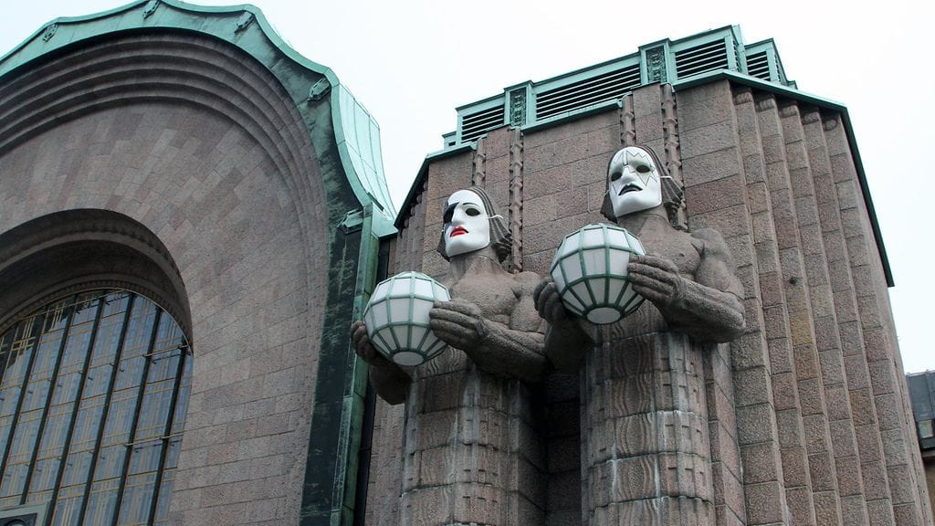 Kiss maskit Helsingin rautatieaseman kivimiehet 28.4.2017 4