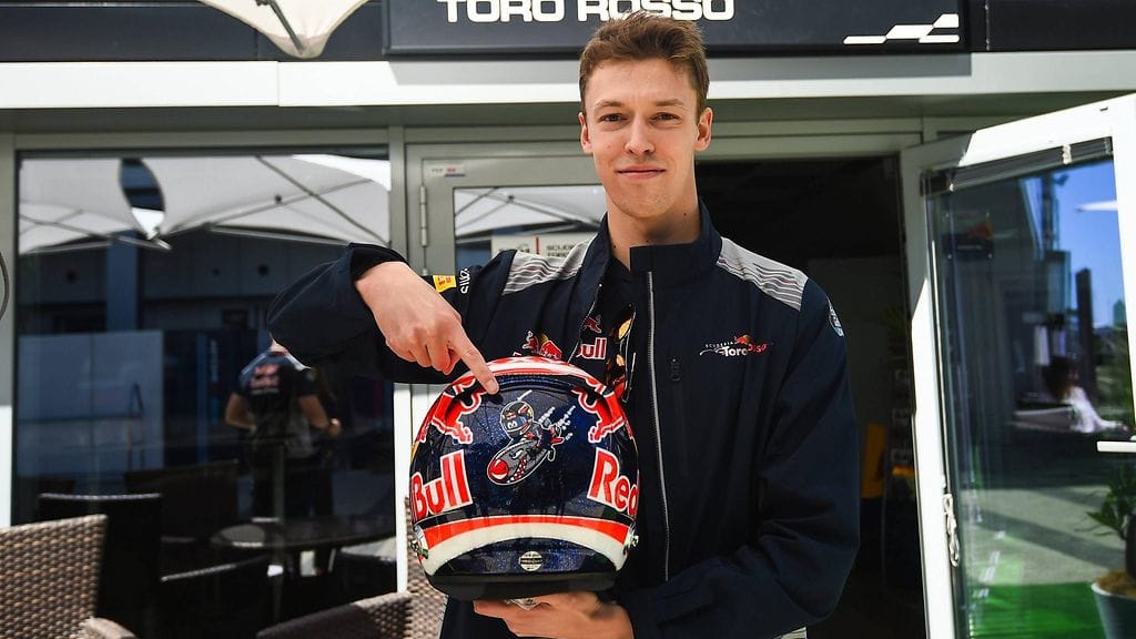 Daniil Kvjat ja torpedokypärä.