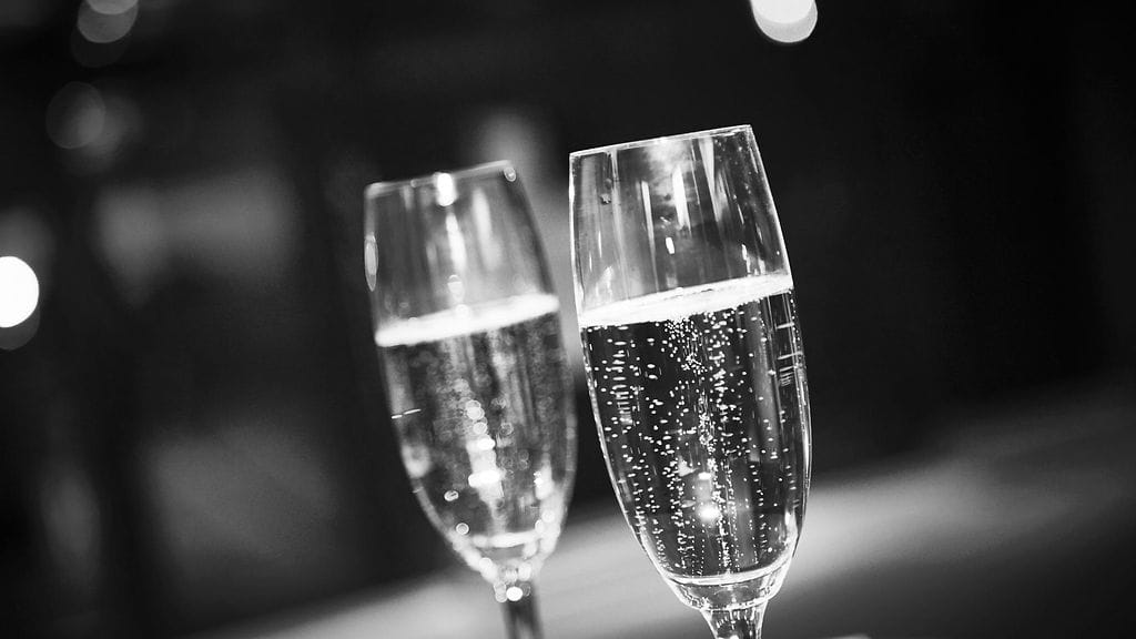 Kuvituskuva. Kuohuviini on nykyään suosittu juhlajuoma.