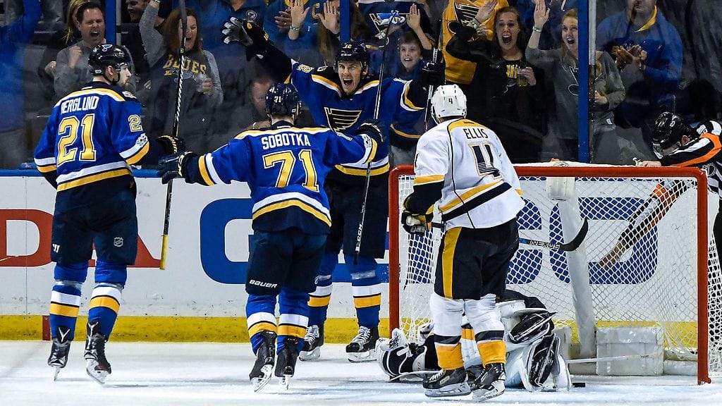 Jori Lehterä riemuitsee tasoitusmaalia.