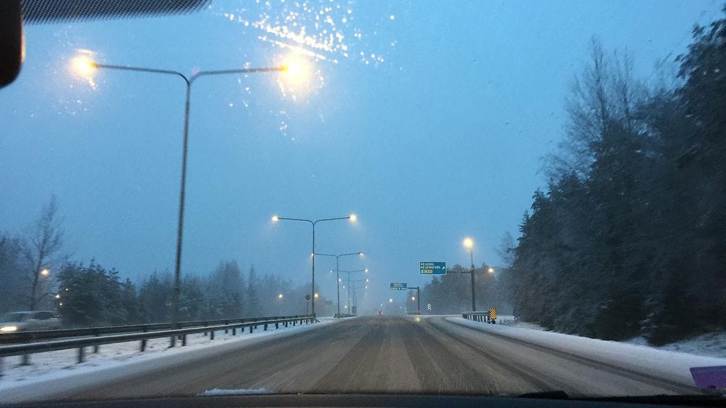 Ajojeli tiellä 9 välillä Turku–Tampere illalla 29.4.2017.