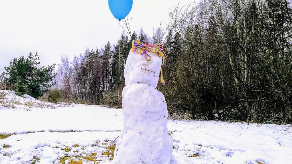 Lasten vappuleikkejä Kangasalan Saarikylissä vappuaattona 2017. Kuvaaja: Siru Erkkilä