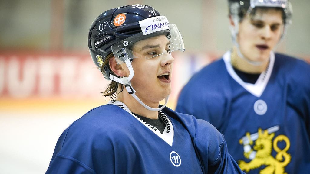 Leijonien Sebastian Aho ja Jesse Puljujärvi.