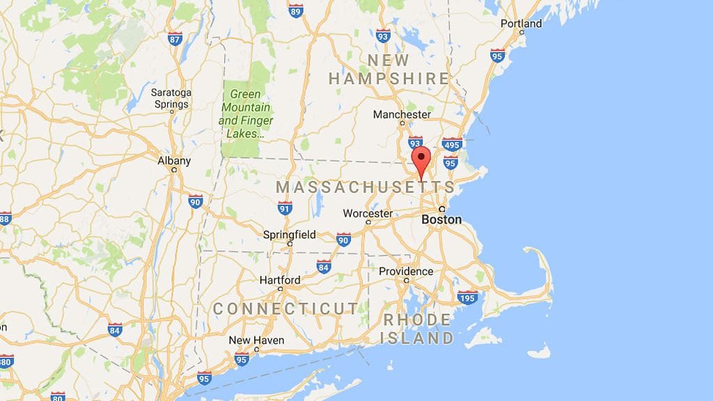 Maasturi ajoi väkijoukkoon huutokaupassa Billericassa, Massachusettsin osavaltiossa.