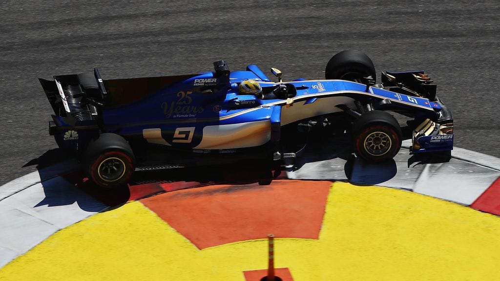 Marcus Ericsson Sauberissaan Sotshin radalla viime viikolla.