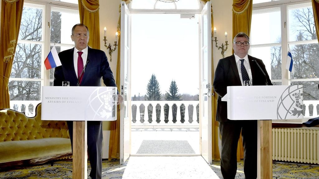 Lavrovilta kysyttiin asiasta yhteisessä tiedotustilaisuudessa ulkoministeri Timo Soinin kanssa Porvoossa.