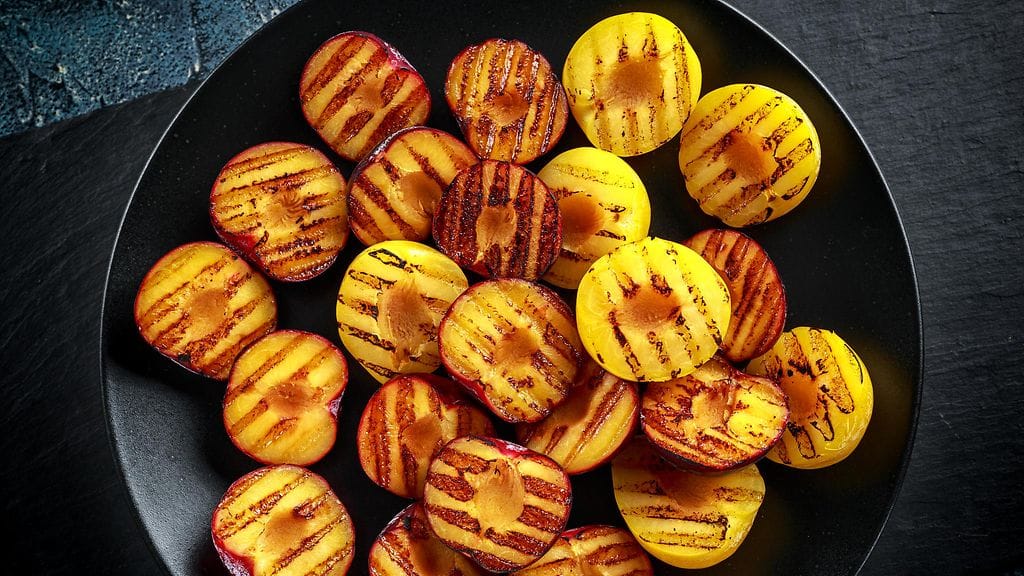 Kuvituskuva. Grillillä on vaivatonta valmistaa myös jälkiruokia.