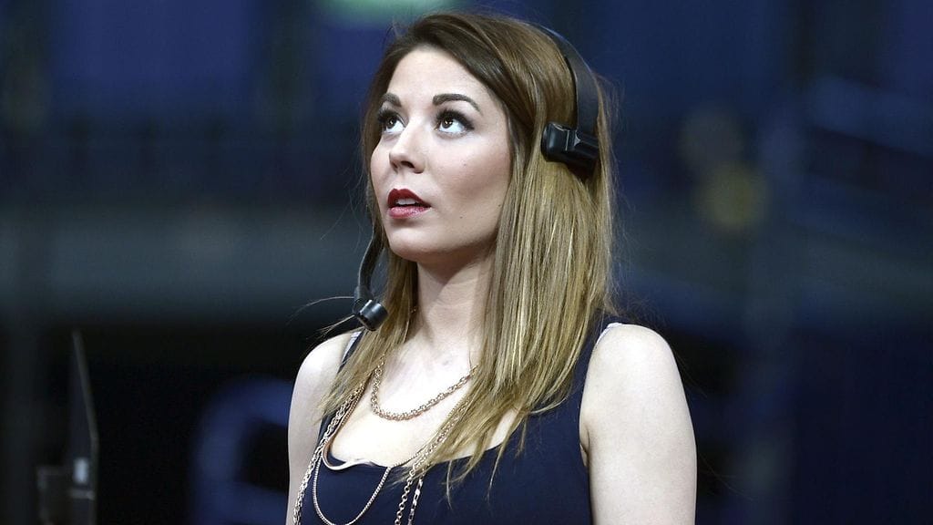 Amanda Harkimo dj:nä naisten salibandyliigan finaaliottelussa Classic Tampere–NST Lappeenranta 16. huhtikuuta 2016.