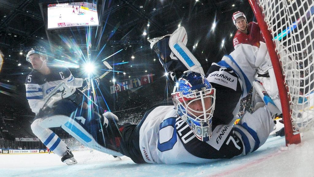 Joonas Korpisalosta on kasvanut akrobaattinen ja varmaotteinen maalivahti.