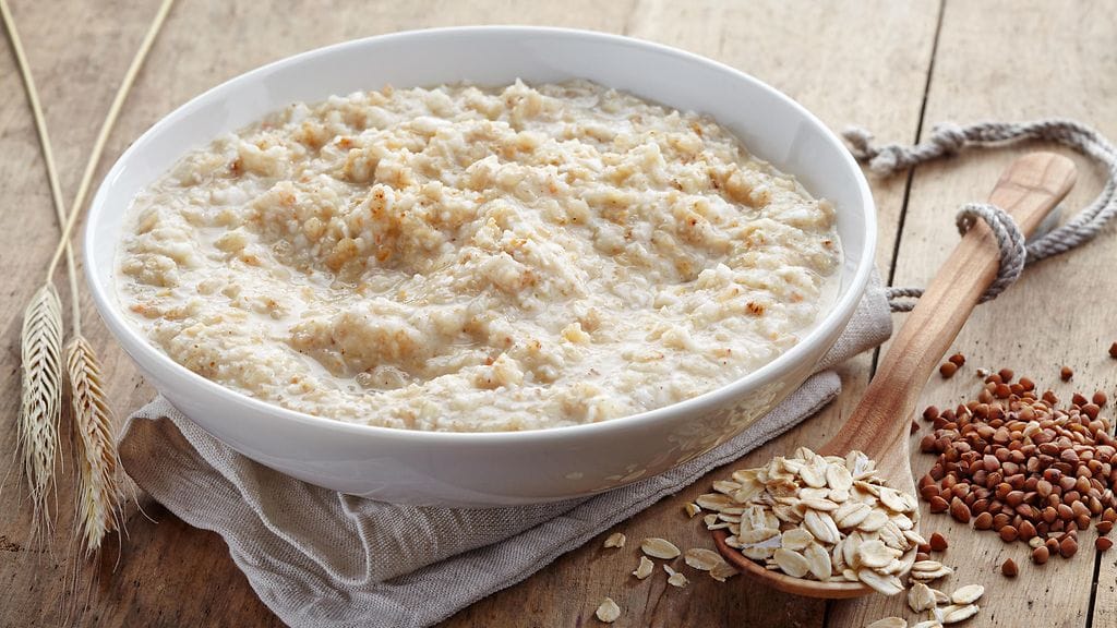 Kaurapuuro on terveellinen aamupala.