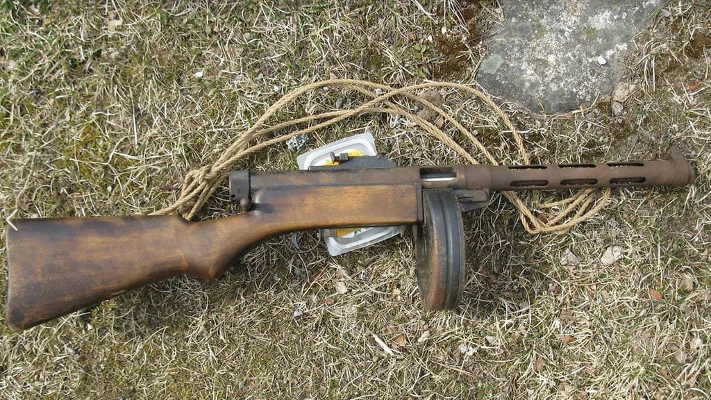Keräyksessä saatiin saaliiksi muun muasa legendaarinen Suomi-konepistooli.