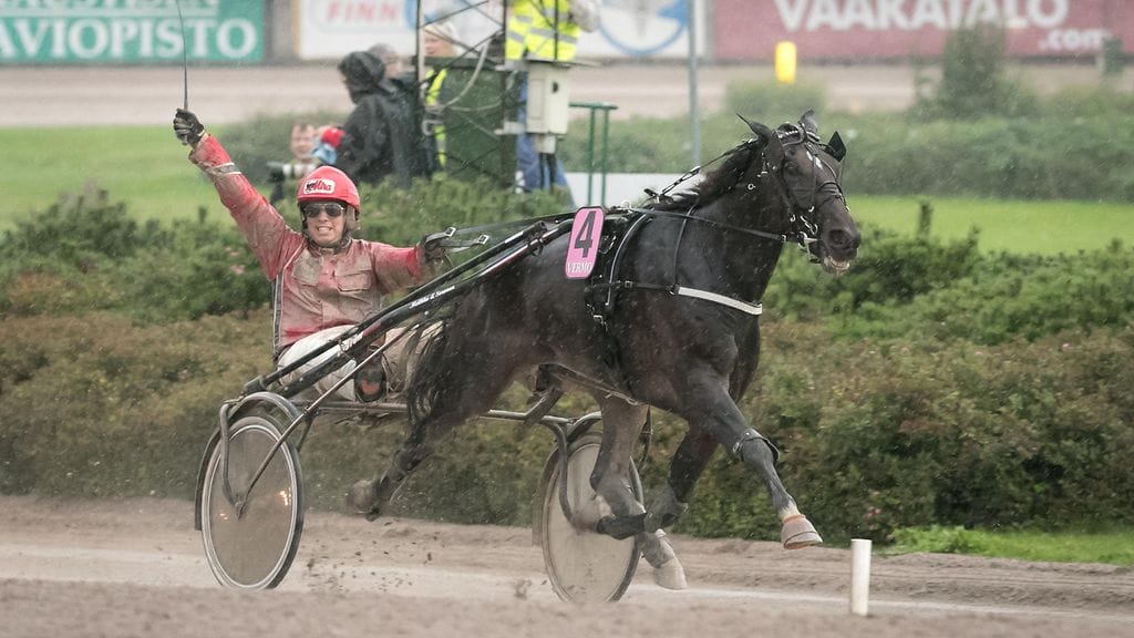 Tuulettaako Janne Soronen Elian Webin rattailla Suur-Hollola-välierissä? Pelaajat uskovat siihen kuin vuoreen.