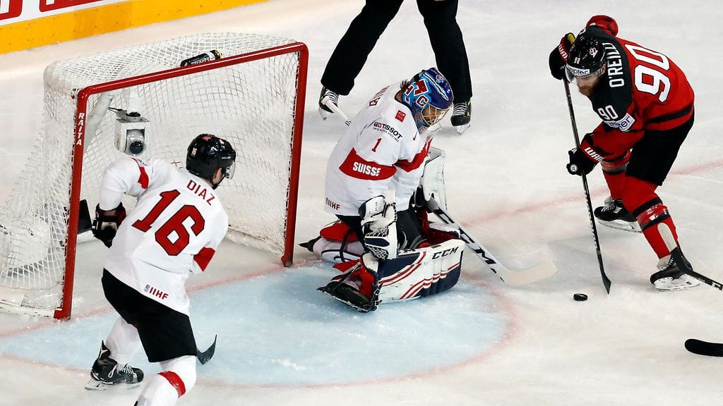 Ryan O'Reilly avasi Kanadan maalihanat Sveitsiä vastaan.