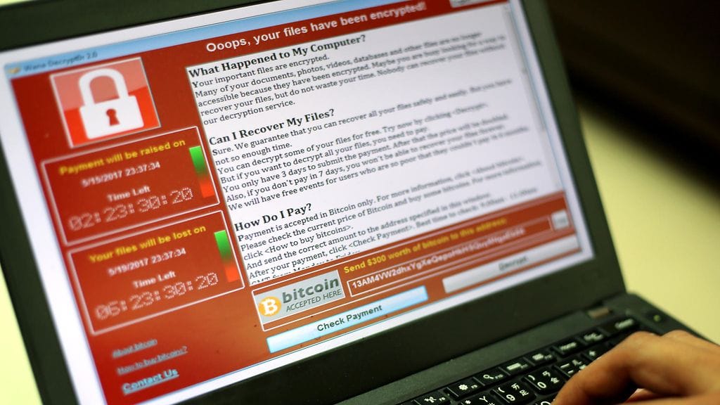 Kyberhyökkääjien on arvioitu hyödyntäneen Microsoftin Windows-käyttöjärjestelmän haavoittuvuutta, joka paljastui Yhdysvaltojen turvallisuusvirasto NSA:sta vuodetuista tiedoista.