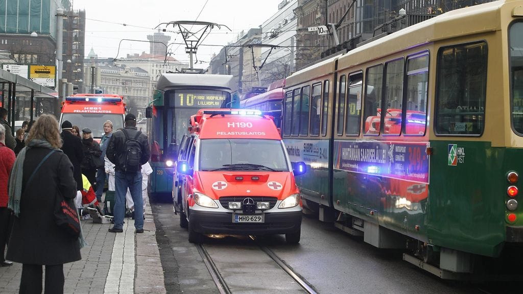 Ambulansseja Helsingin keskustassa.