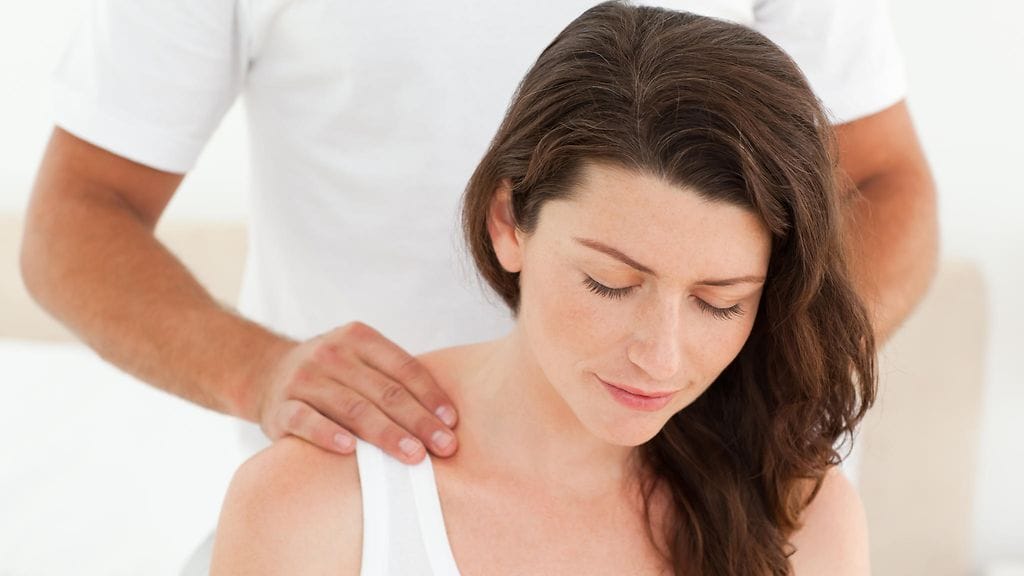 Hieronta antaa parisuhdelle kaivattua läheisyyttä.