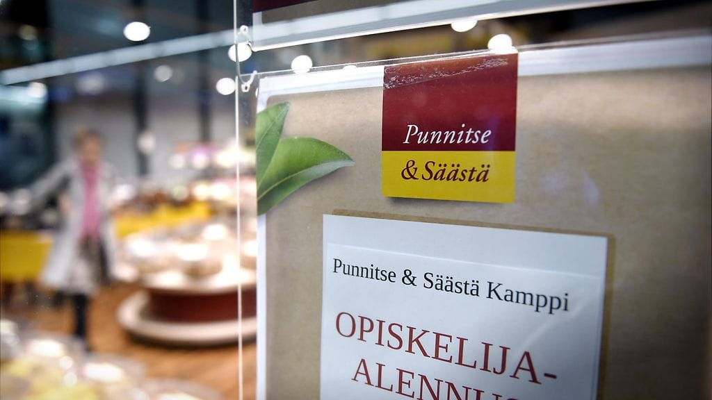 Punnitse & Säästä -ketjun myymälä Helsingin Kampissa 28. lokakuuta 2015.