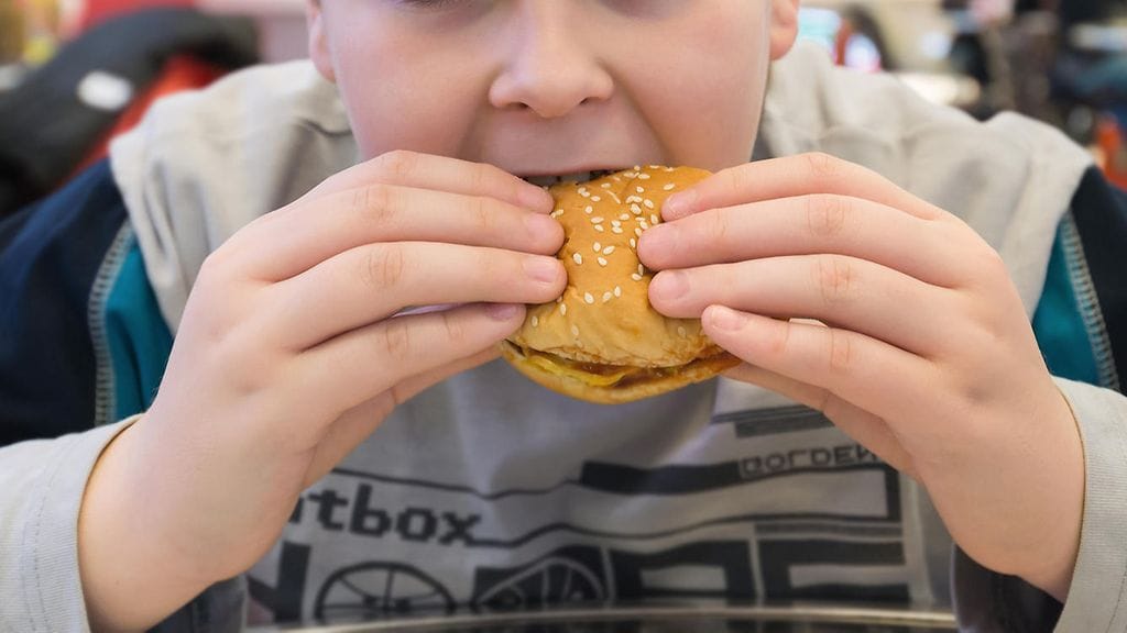 Tyypin 2 diabetekseen voi sairastua myös lapsena. Kuvituskuva.