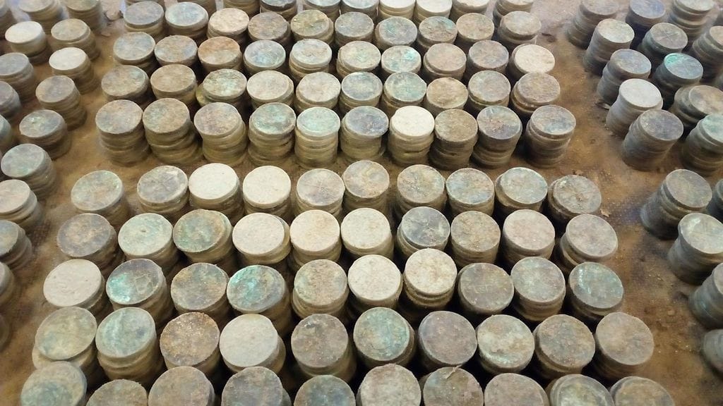 Rahat olivat käytössä kuluneita, mutta muuten hyväkuntoisia.