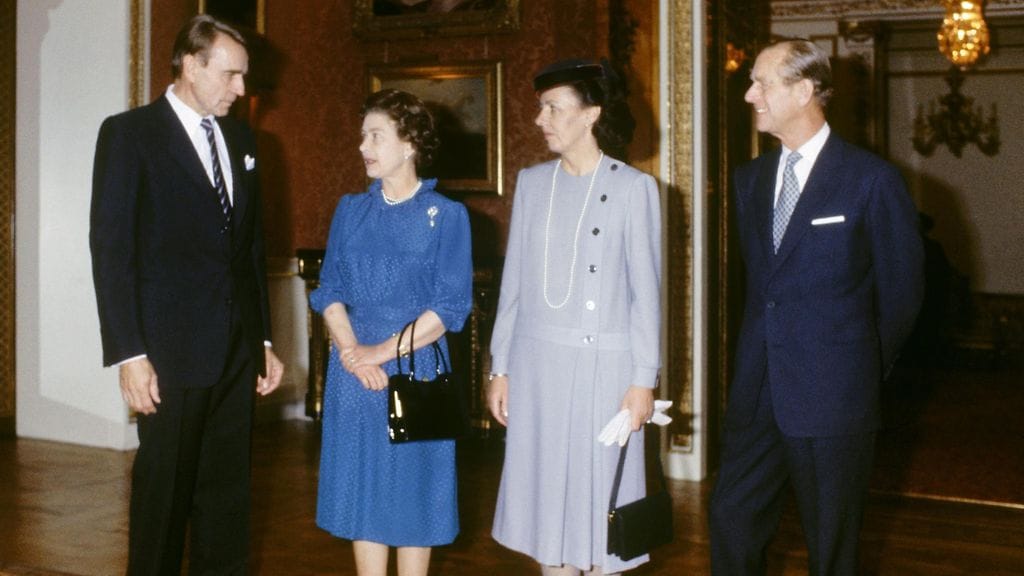 Suomen tasavallan presidentti Mauno Koivisto ja puoliso Tellervo Koivisto vierailevat Buckinghamin palatsissa kuningatar Elisabethin ja prinssi Philipin vieraana 14. marraskuuta 1984.