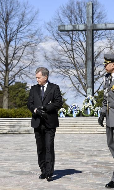 Sauli Niinistö ja sankarivainajat