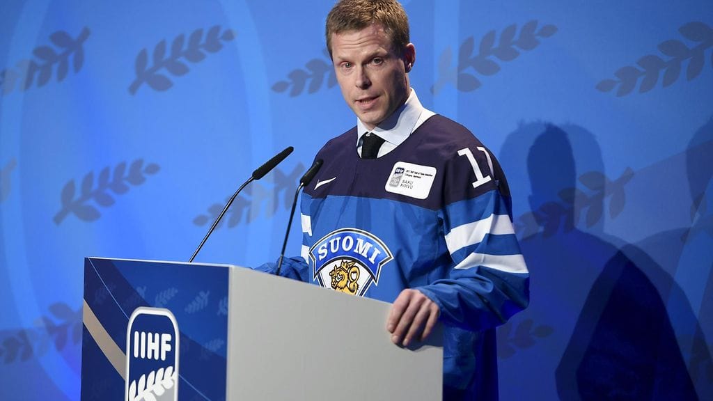 Saku Koivu liikuttui kunnianosoituksesta.