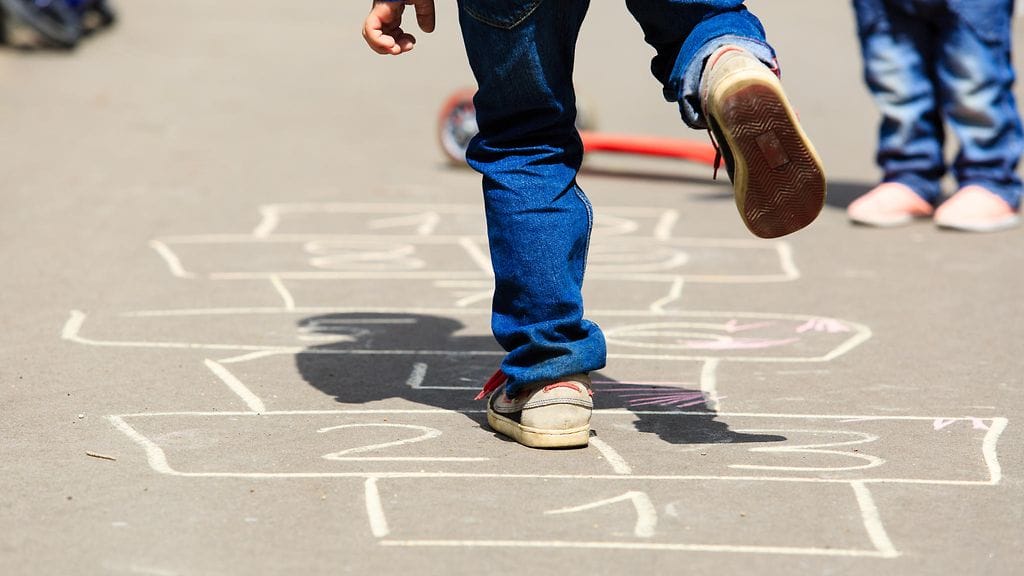 Englantilaiskouluissa leviävä leikki on aiheuttanut vakavia vammoja.