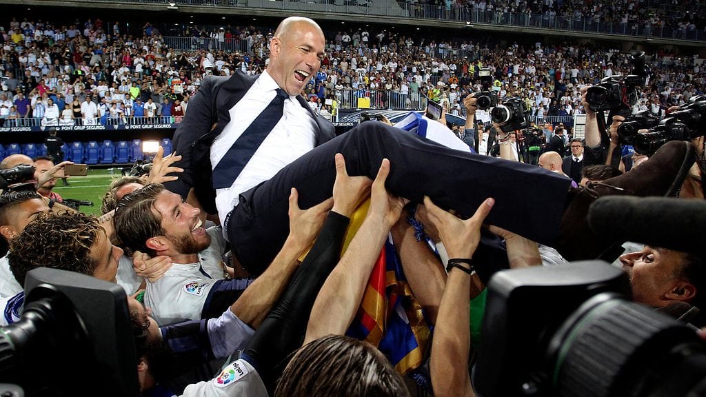 Zidane oli mestaruusjuhlien keskipisteessä.