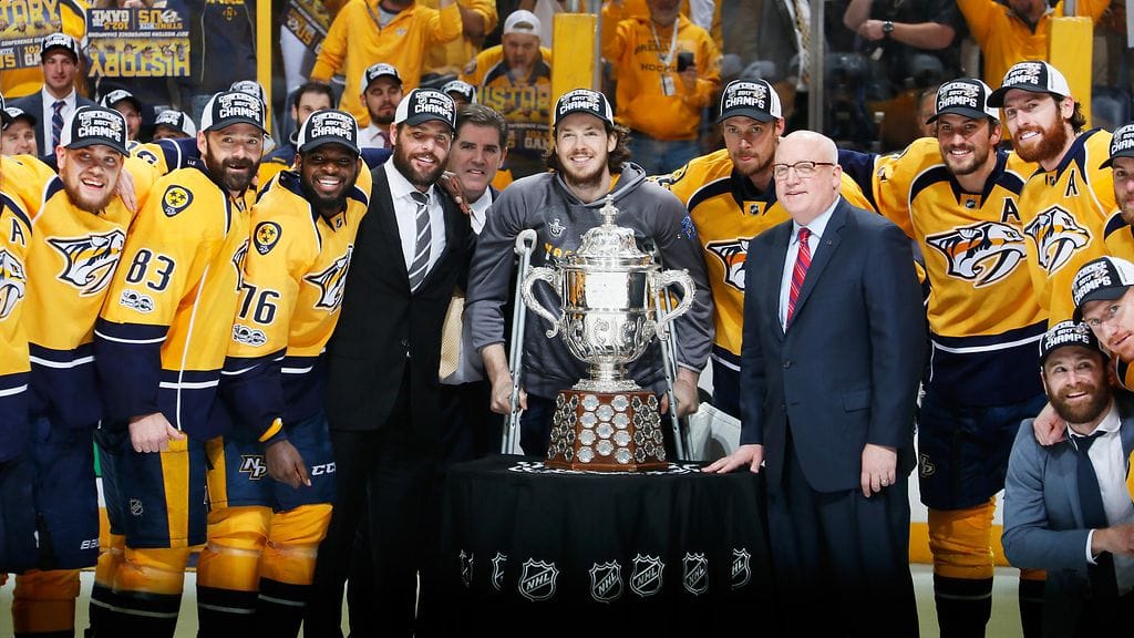 Mike Fisher, Ryan Johansen ja Pekka Rinne johtivat Nashvillen juhlia joukkueen keskellä.