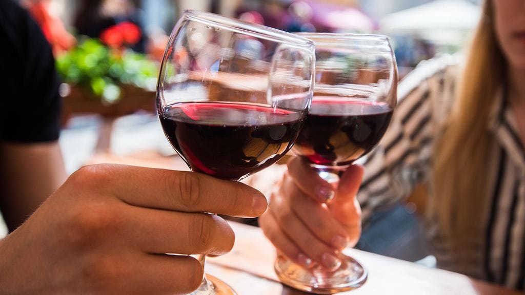 Unohda monologi, sillä kyseleminen kannattaa treffeillä.