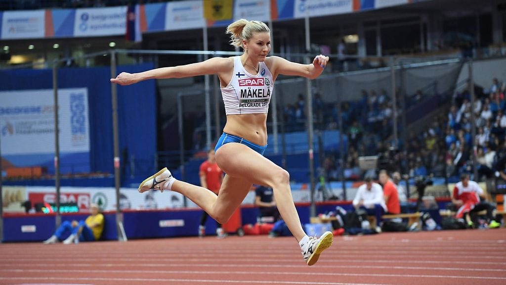 Kristiina Mäkelä sisäratojen EM-kisoissa maaliskuussa.