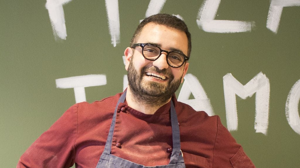 Pizzeria Lucan omistaja Luca Platania tunnetaan myös Pizze-kirjastaan.