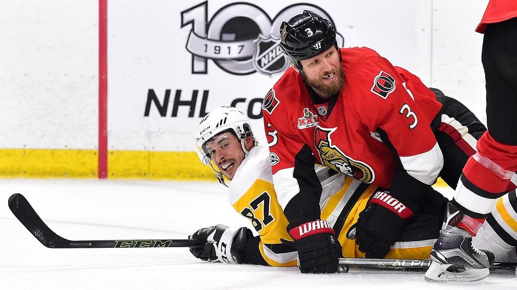 Sidney Crosby ja Marc Methot painivat kuudennassa ottelussa.