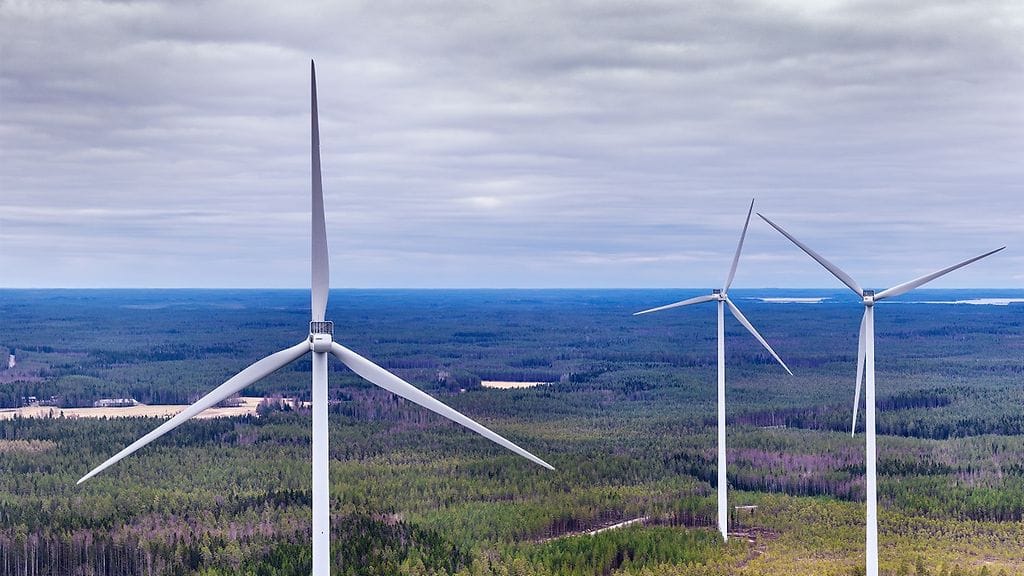 Jouttikallion tuulivoimapuiston tuulivoimalat ovat Suomen korkeimmat. Kuva: Jann Lipka.