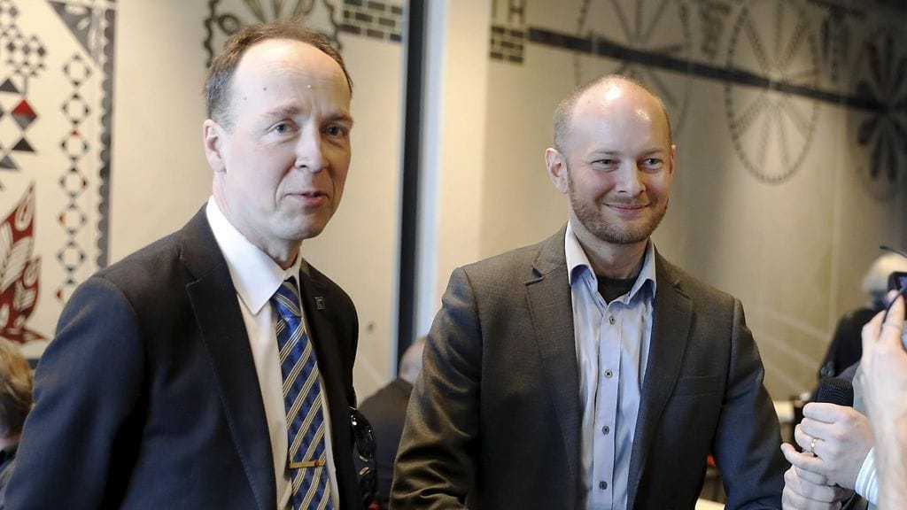 Jussi Halla-aho ja Sampo Terho perussuomalaisten puheenjohtajaehdokkaiden kiertueella,  joka alkoi Tampereelta  lauantaina 6. toukokuuta 2017.