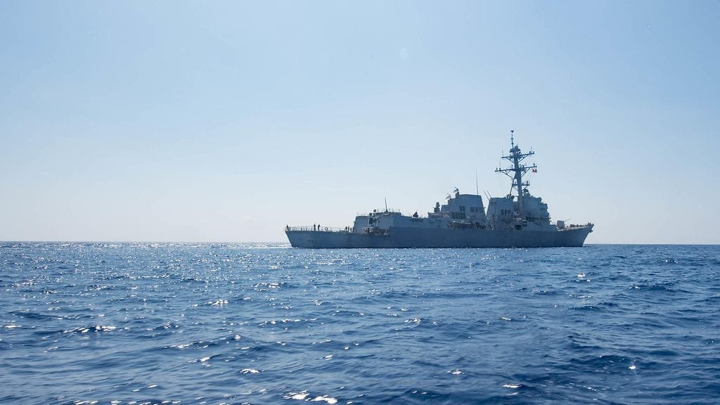 Reutersin mukaan sotalalaiva oli yhdysvaltalainen ohjushävittäjä USS Dewey.