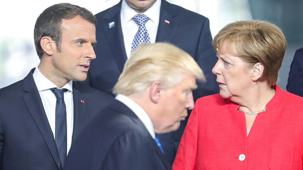 "Nato pysyy turvallisuutemme peruskivenä", Merkel sanoi toimittajille kuultuaan Macronin tylyistä kommenteista.