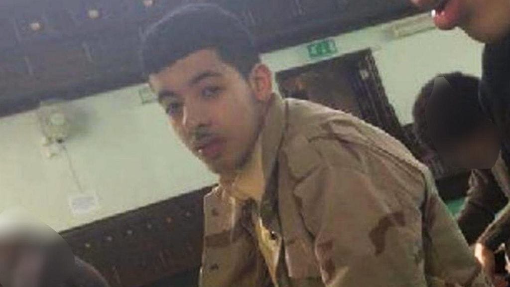 Manchesterin iskusta epäilty Salman Abedi Facebookista otetussa kuvassa.