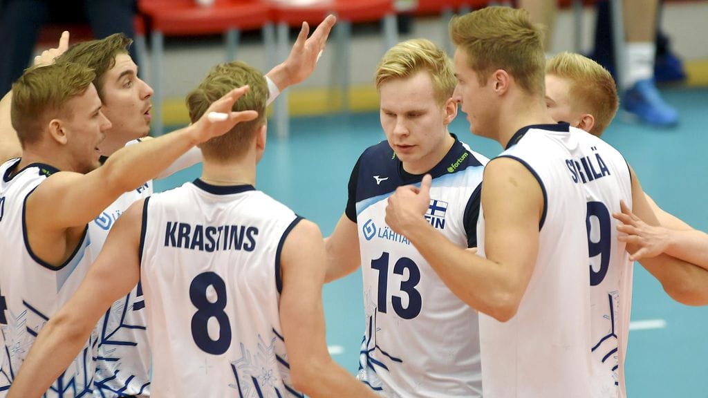 Suomen lentopallomaajoukkue tarvitsee sunnuntain Tshekki-ottelussa kaksi erävoittoa varmistaakseen MM-paikan.