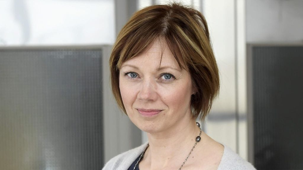 Marit af Björkesten on toiminut aiemmin erilaisissa journalistissa johtotehtävissä ja vuodesta 2012 Svenska Ylen johtajana.