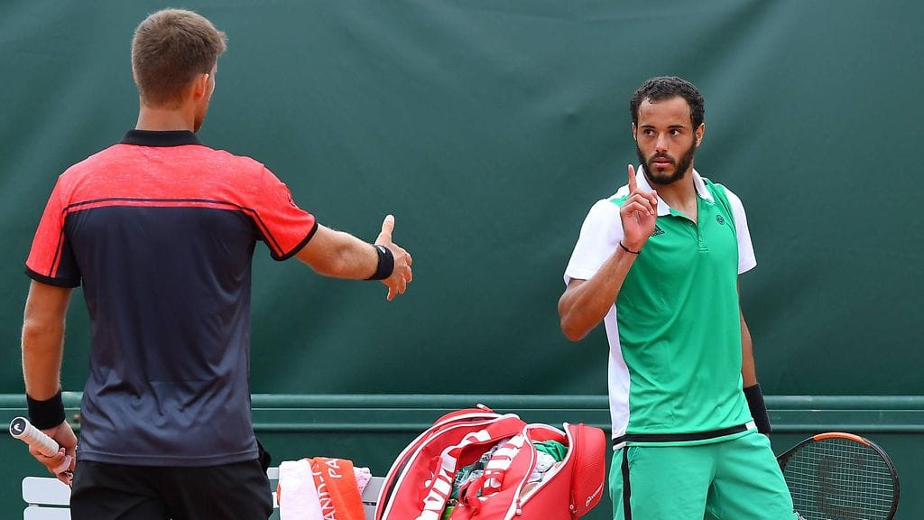 Martin Klizanin kättely ei kelvannut Laurent Lokolille.