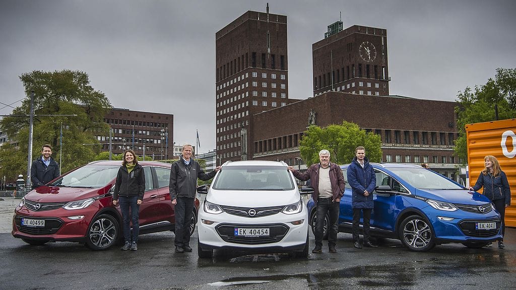 Norjan ensimmäiset Ampera-e:t.