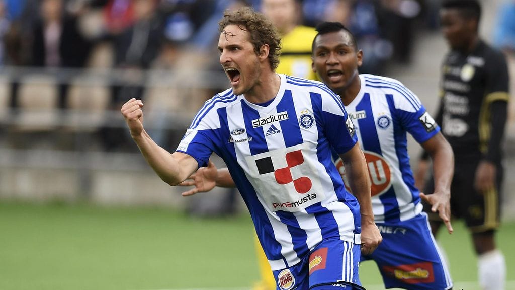 Ville Jalasto tuulettaa 3-0-maalian.