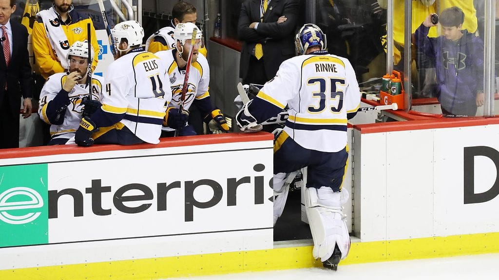 Pekka Rinne on päästänyt neljä osumaa molemmissa finaaliotteluissa.