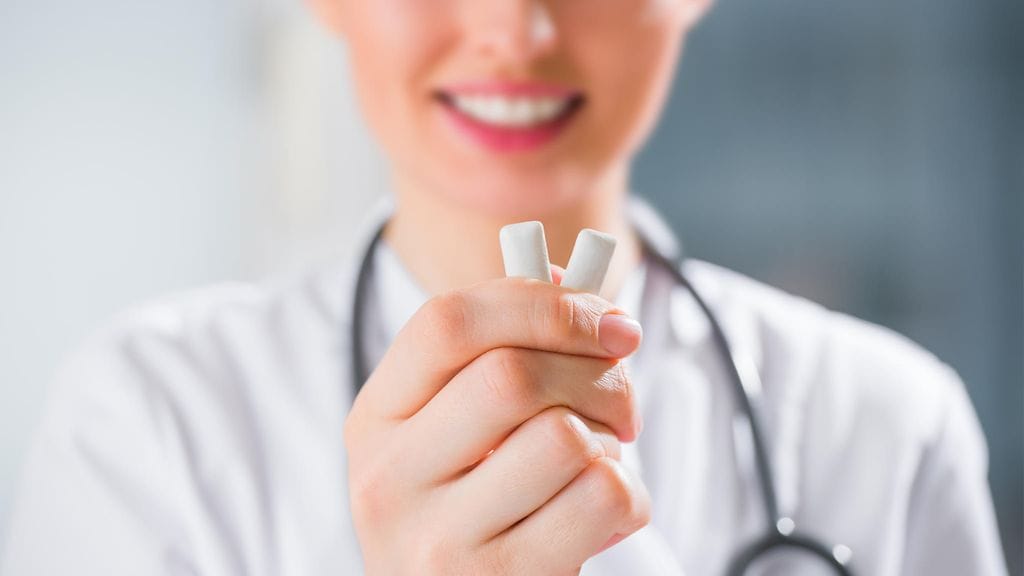 Asiantuntija suosittelee purukumin syömistä keisarinleikkauksen jälkeen.