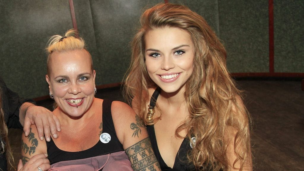 Ada Schlizewski äitinsä Wilman kanssa lokakuussa 2009.