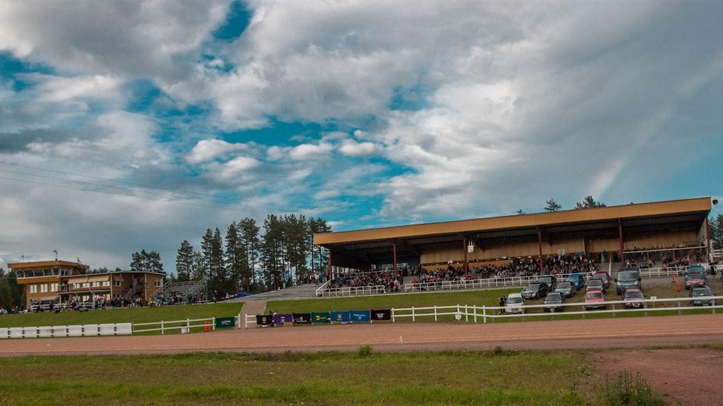 Kajaanin punainen ravirata.