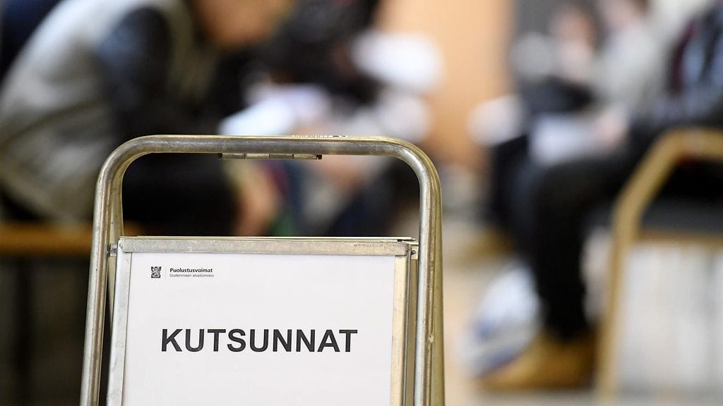 Reserviläisliitto haluaa naiset kutsuntoihin. Kuvituskuva.