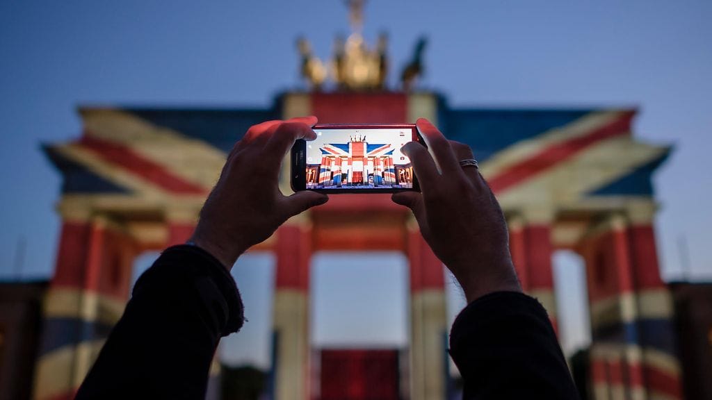 Seitsemästä Lontoon lauantaisessa iskussa kuolleesta ainakin viisi on kotoisin Britannian ulkopuolelta.