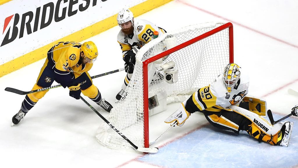 Frederick Gaudreau (vas.) on historian toinen pelaaja, joka on tehnyt NHL-uransa kolme ensimmäistä maaliaan Stanley Cupin finaaleissa.